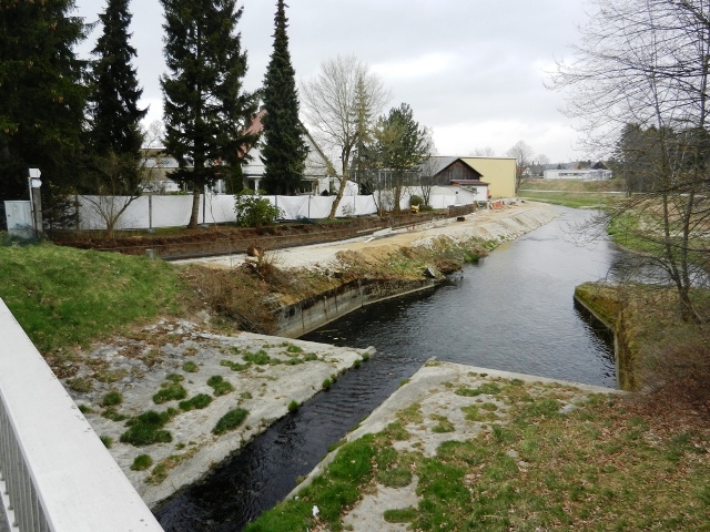 Baumaßnahmen zur Hochwasserfreilegung am Deutschen Eck (Oberbernbacher Weg).